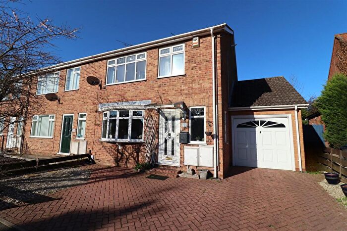 3 Bedroom End Of Terrace House For Sale In York Road, Market Weighton, York, YO43