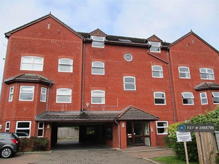 2 Bedroom Flat To Rent In Park Court, Wirral, CH48