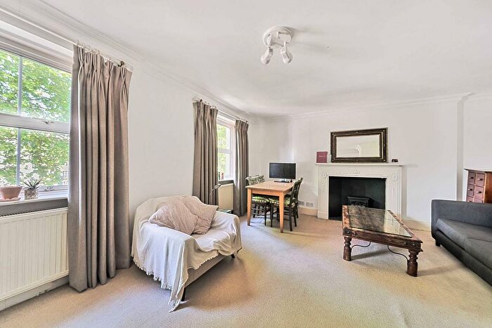 1 Bedroom Flat To Rent In Ovington Square, Knightsbridge, London, SW3