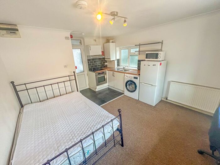 Studio To Rent In Broadway, Treforest, Pontypridd, CF37