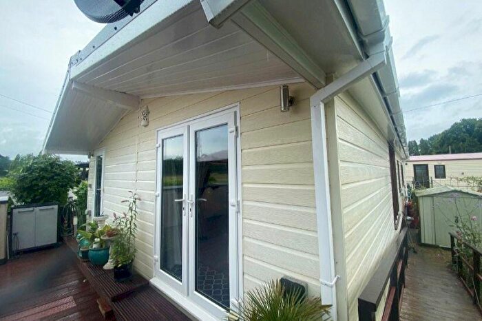 3 Bedroom Lodge For Sale In Little Venice Country Park And Marina, Hampstead Lane, Yalding, Kent, ME18