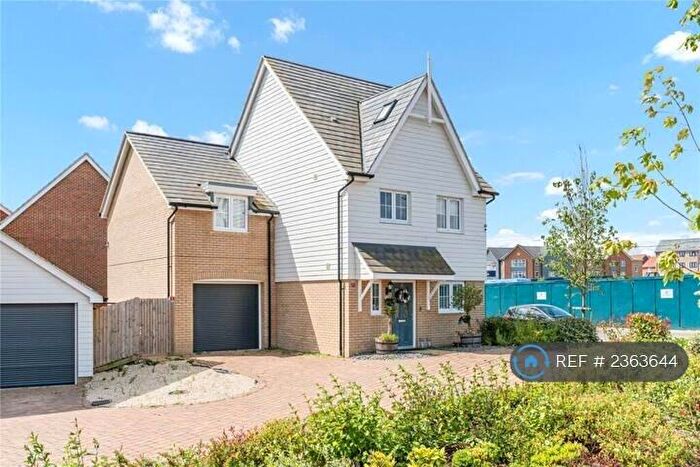4 Bedroom Detached House To Rent In Marshall Close, Bishop's Stortford, CM23