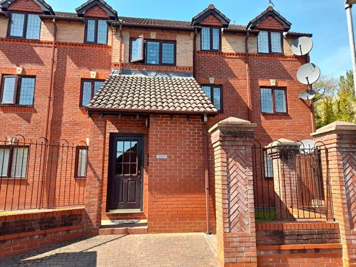 2 Bedroom Flat To Rent In Welland Road, Wilmslow, Cheshire, SK9