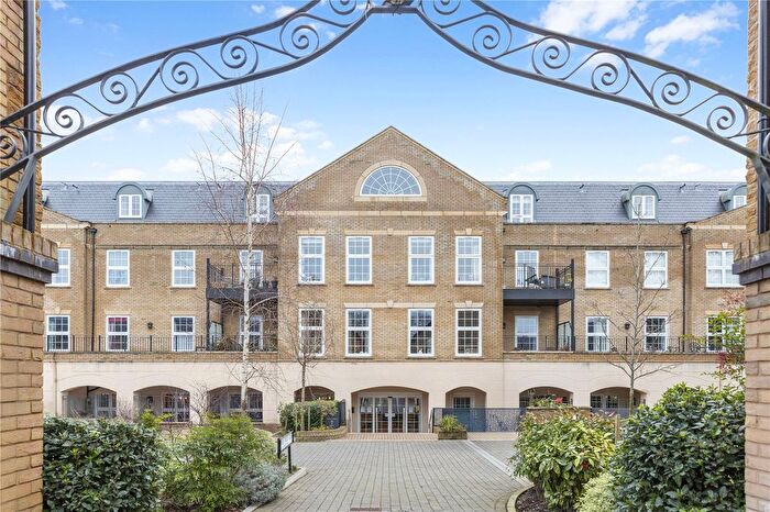 2 Bedroom Flat For Sale In Canon Woods Close, Sherborne, Dorset, DT9