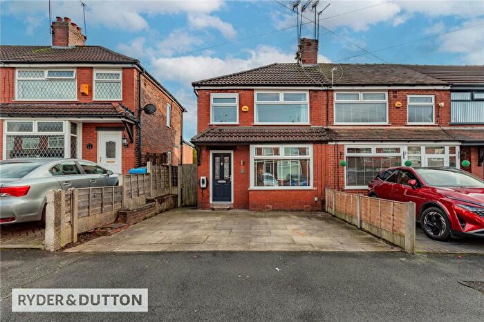 2 Bedroom End Of Terrace House For Sale In Selkirk Road, Chadderton, Oldham, OL9