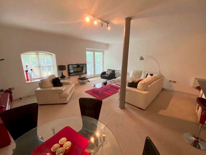 2 Bedroom Apartment To Rent In Edward England Wharf, Cardiff Bay, CF10