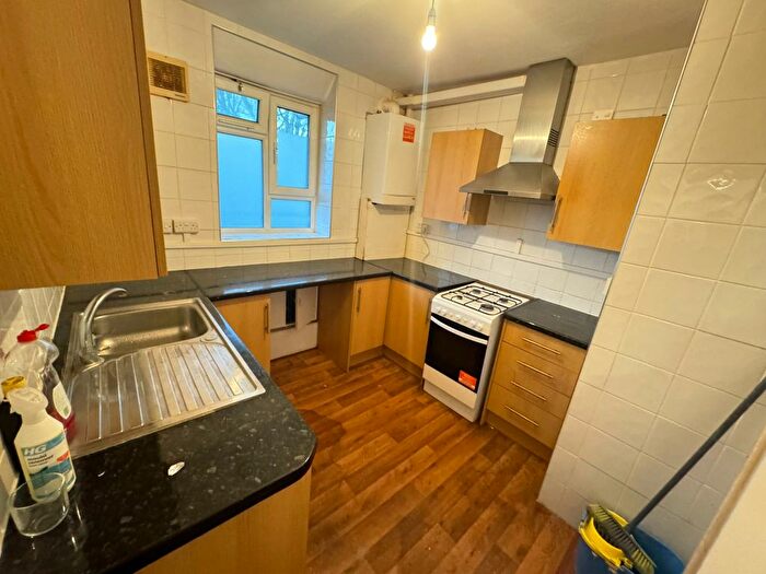 3 Bedroom Flat To Rent In Devons Road, London, E3
