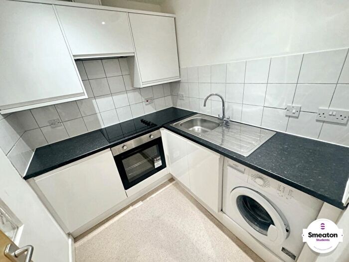 Apartment To Rent In Student Only Modern Unique, Central Park Avenue, Plymouth, Devon, PL4