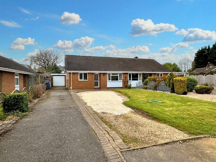 3 Bedroom Bungalow For Sale In Farm Stile, Upper Boddington, NN11