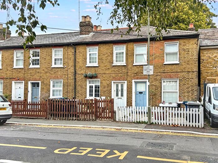 2 Bedroom Terraced House For Sale In Lodge Lane, North Finchley, London, N12