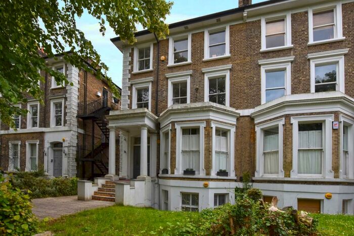 2 Bedroom Flat To Rent In Thicket Road London, SE20