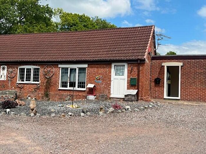 1 Bedroom Bungalow To Rent In Exeter Road, Whimple, EX5