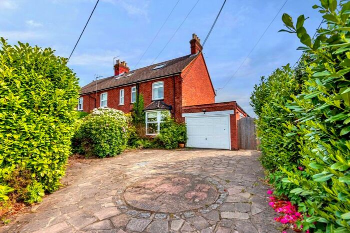 4 Bedroom Semi-Detached House To Rent In Liphook Road, Lindford, Bordon, GU35