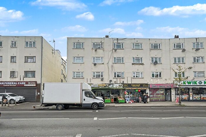 2 Bedroom Flat For Sale In Monarch Parade, London Road, Mitcham, CR4