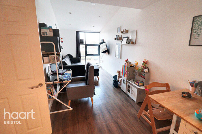 2 Bedroom Apartment To Rent In Avonmouth Road, Bristol, BS11