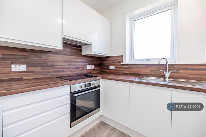 3 Bedroom Terraced House To Rent In Cummings Park Crescent, Aberdeen, AB16