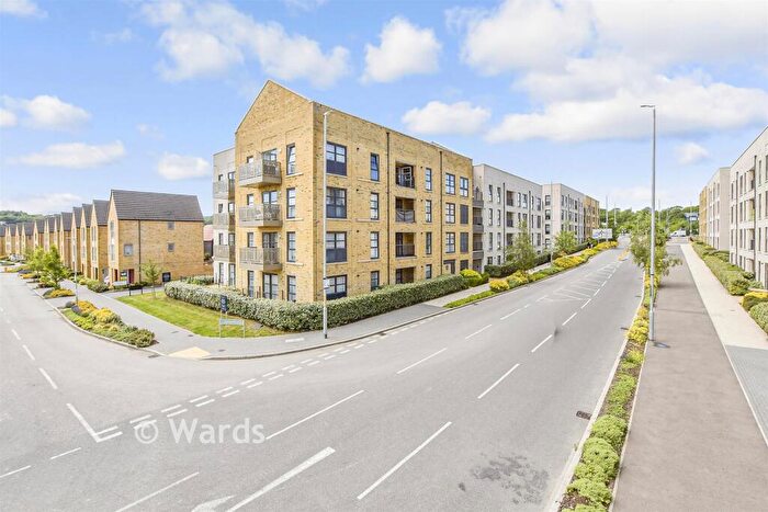 2 Bedroom Apartment For Sale In Eastern Avenue, Swanscombe, Kent, DA10