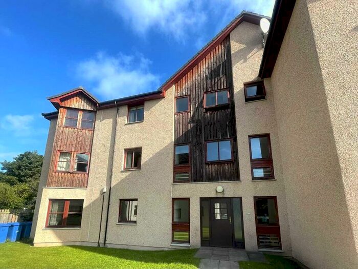 2 Bedroom Flat To Rent In Mackintosh Place, Inverness, Highland, IV2