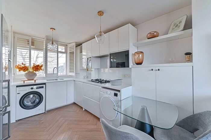 1 Bedroom Flat To Rent In Cassinghurst, North Dulwich, London, SE24