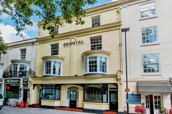 2 Bedroom Flat For Sale In Queens Terrace, Southampton, SO14