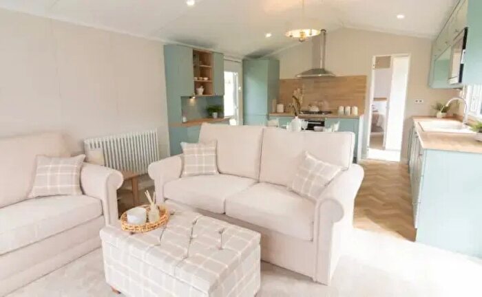 3 Bedroom Park Home For Sale In Shorefield Road, Downton, Lymington, SO41
