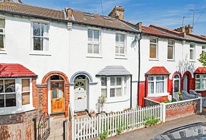 3 Bedroom Property For Sale In Dane Road, Colliers Wood, SW19