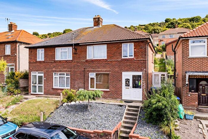 3 Bedroom Semi-Detached House For Sale In Farthingloe Road, Dover, CT17