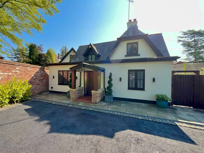 4 Bedroom Detached House To Rent In Wilmslow Park North, Wilmslow, SK9