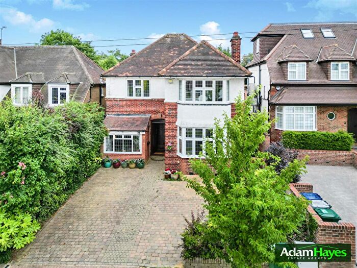 4 Bedroom Detached House For Sale In Friars Avenue, Whetstone, N20