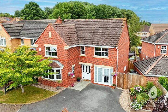 4 Bedroom Detached House For Sale In Foxglove Way, Thatcham, RG18