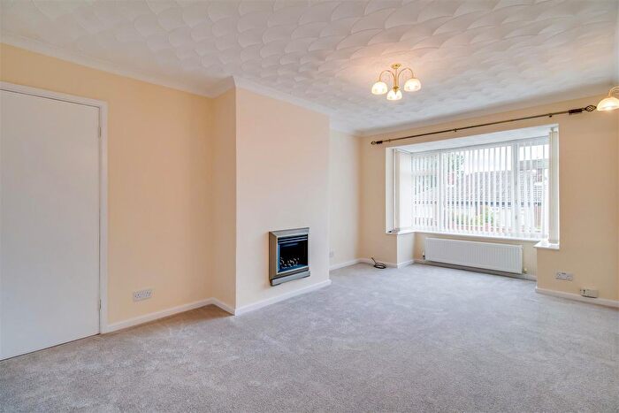 2 Bedroom Semi-Detached Bungalow For Sale In Watson Avenue, Dewsbury, WF12
