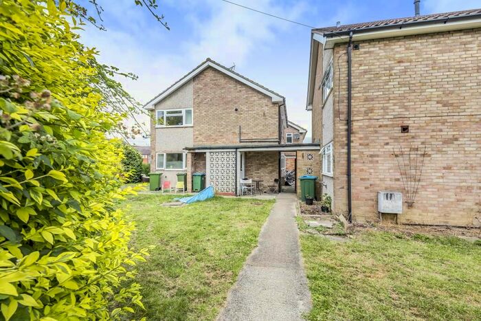 2 Bedroom Maisonette To Rent In Bardon Green, Aylesbury, HP20