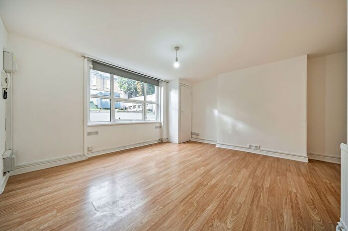 1 Bedroom Flat To Rent In Lausanne Road, London, SE15