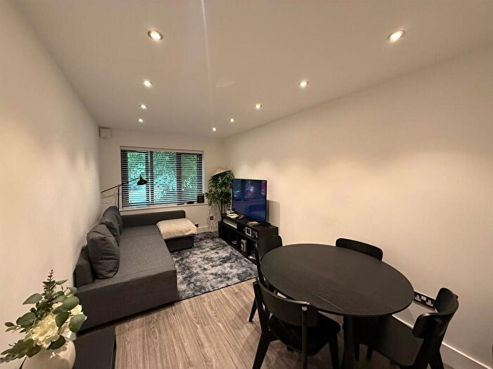 1 Bedroom Flat To Rent In Verulam Avenue, London, E17