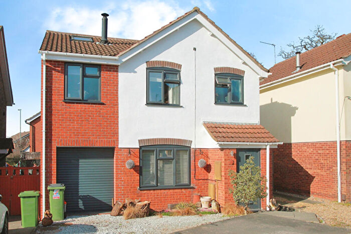 3 Bedroom Detached House For Sale In Meadowcroft Close, Glenfield, Leicester, Leicestershire, LE3