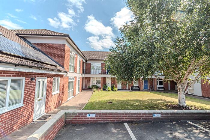 2 Bedroom Maisonette To Rent In Friday Lane, Gedling, Nottingham, NG4