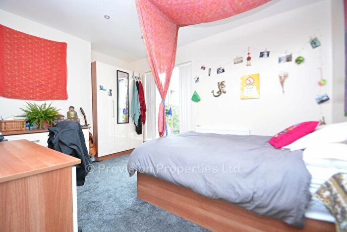 10 Bedroom Terraced House To Rent In Bainbrigge Road, Headingley, Leeds, LS6