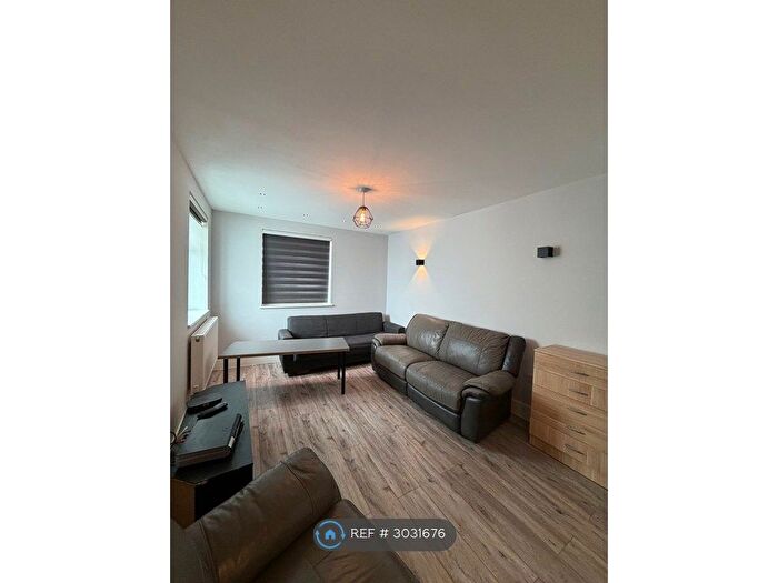 2 Bedroom Flat To Rent In Purbeck Road, Hornchurch, RM11