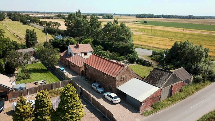 8 Bedroom Detached House For Sale In Double Bridges Road, Thorne, DN8