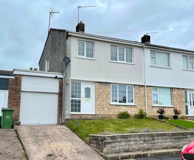 Houses for sale & to rent in CF72 8QN, Clos Leland,,Llantrisant Town