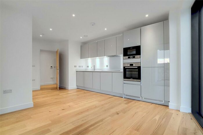 2 Bedroom Apartment To Rent In Station Road London, SE13