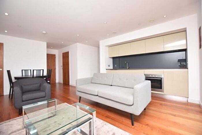 2 Bedroom Apartment To Rent In Th Floor In City Lofts The View, St Pauls Square, S1