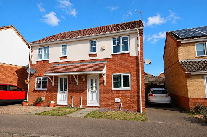 2 Bedroom Semi-Detached House For Sale In Fleetwood Drive, Norwich, NR7