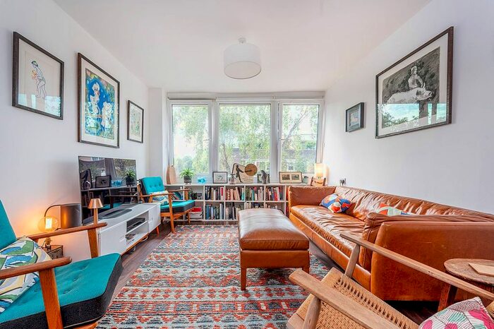 1 Bedroom Flat To Rent In Justin Close, Brentford, TW8