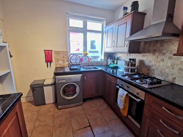 2 Bedroom Flat To Rent In Guelder Road, High Heaton, Newcastle Upon Tyne, NE7