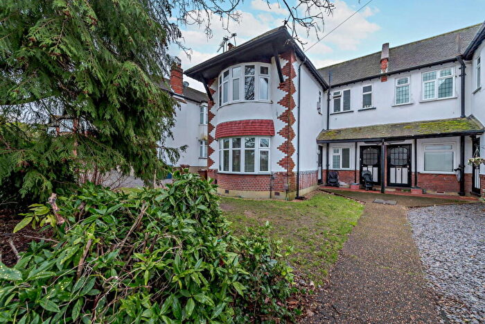 2 Bedroom Maisonette For Sale In West End Court, West End Avenue, Pinner, HA5