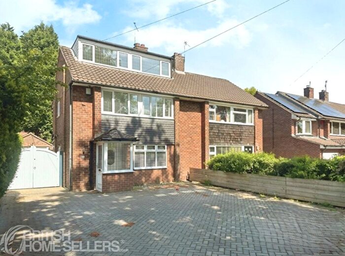 3 Bedroom Semi-detached House For Sale In Dartmouth Avenue, Newcastle, Staffordshire, ST5
