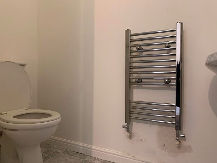 4 Bedroom Town House To Rent In Martingale Court, Cheetham Hill, Manchester, M8