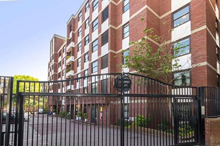 2 Bedroom Flat To Rent In Lorne Gardens, Notting Hill, W11