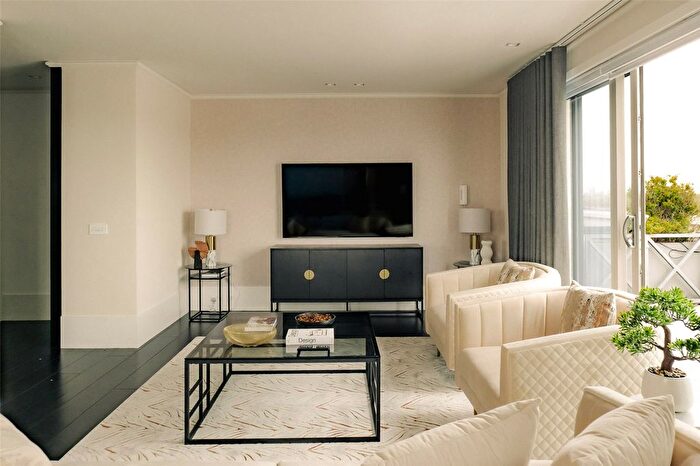 4 Bedroom Flat To Rent In Ennismore Gardens, Knightsbridge, SW7